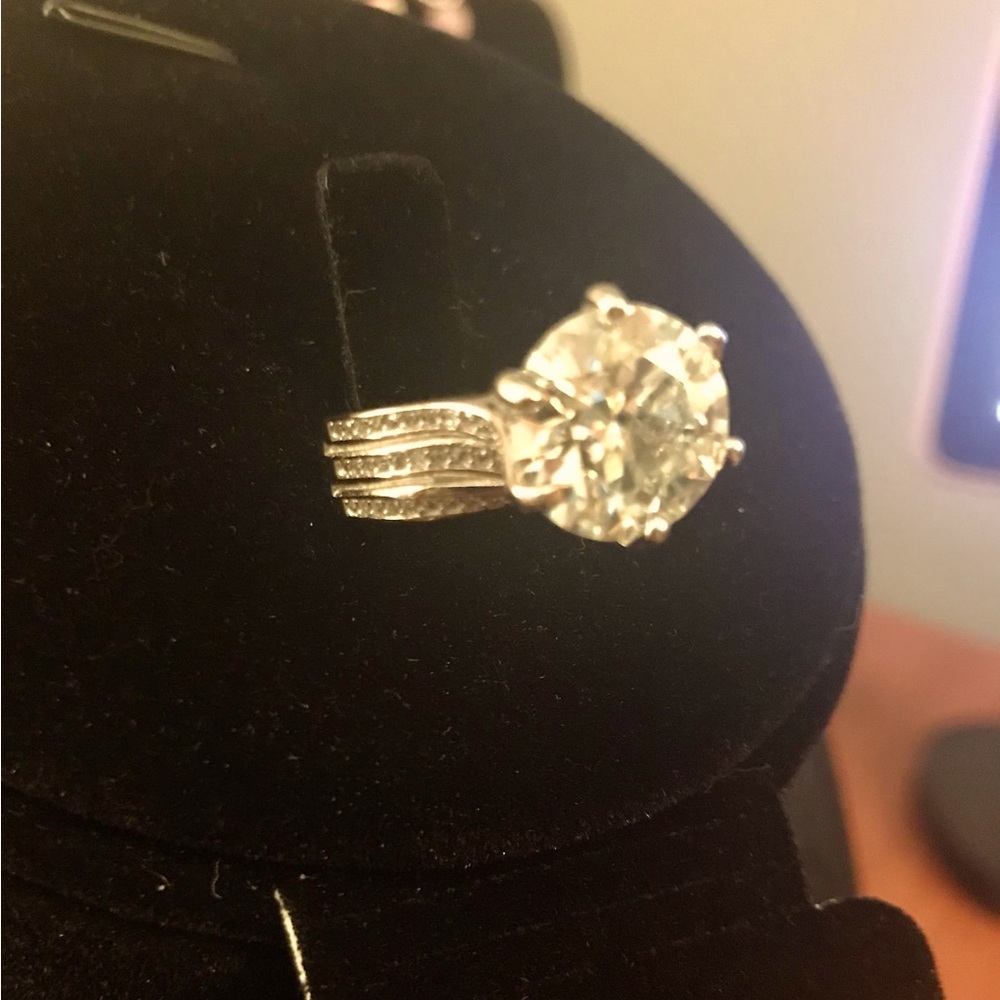Stunning 5 CT certified Moissanite, Sterling Silver Ring, adjustable size